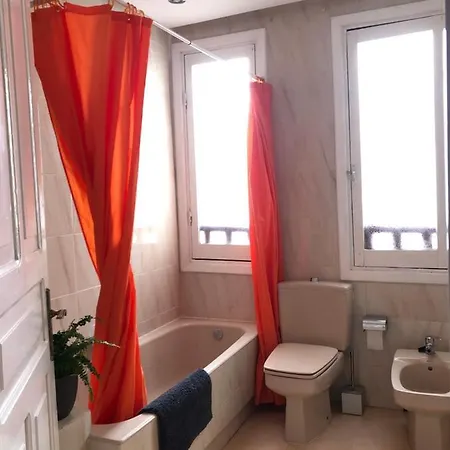 Privada En El Centro De Pansiyon Deba